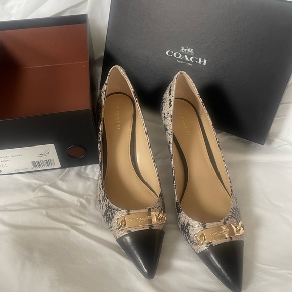 COACH Pumps - Picture 7 of 7